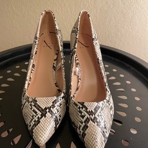 A New Day Women’s Snake Skin pointed toe Heels